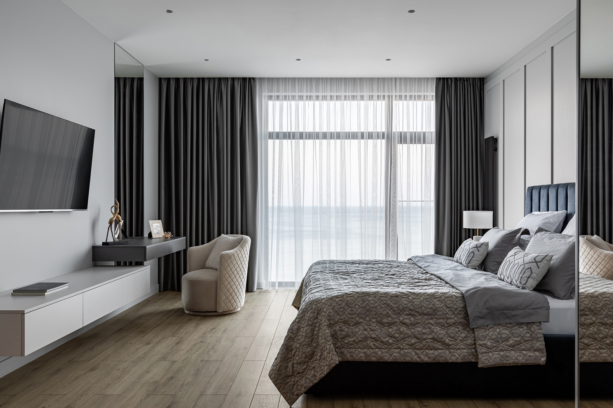 Дизайн апартаментов в Светлогорске в стиле soft luxury с элементами ар-деко